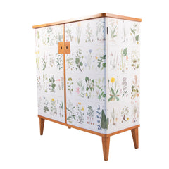 #1579 Cabinet in Flora