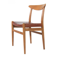 #1186 Set of 8 Dining Chairs by Hans Wegner