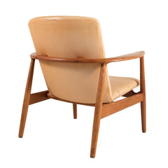 #433 Lounge Chair by Arne Vodder